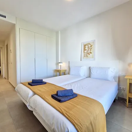 Sr Calanova Golf 2bdr With Private Garden 아파트 *